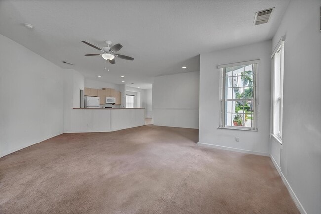 Building Photo - 511 SW Treasure Cove