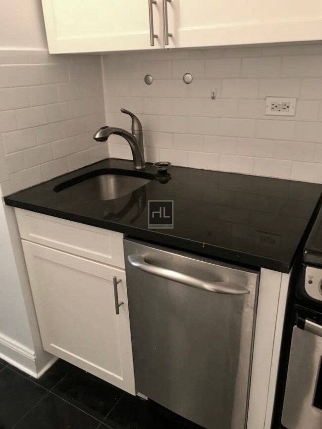 Foto del edificio - 310 E 44th St