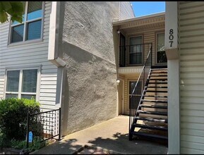Building Photo - 807 Cardinal Creek Blvd