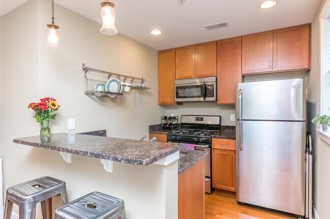 Foto del edificio - 1352 LONGFELLOW St NW