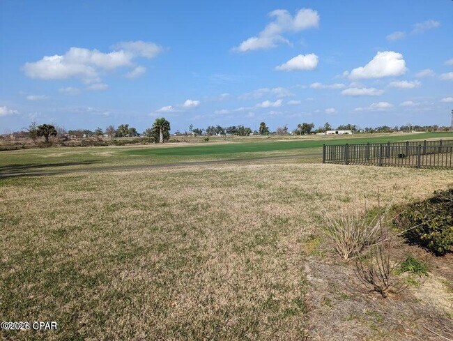 Foto del edificio - 3237 Country Club Dr