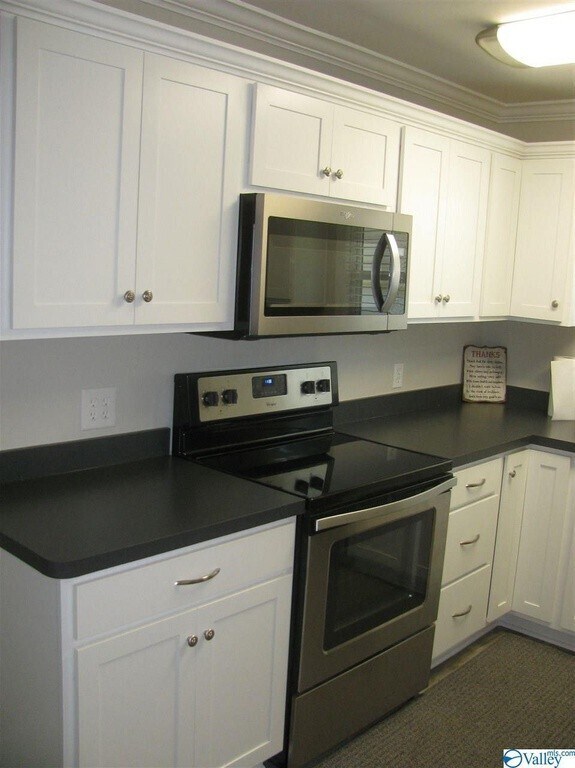 Foto del edificio - LOCATION, LOCATION Sherwood Park