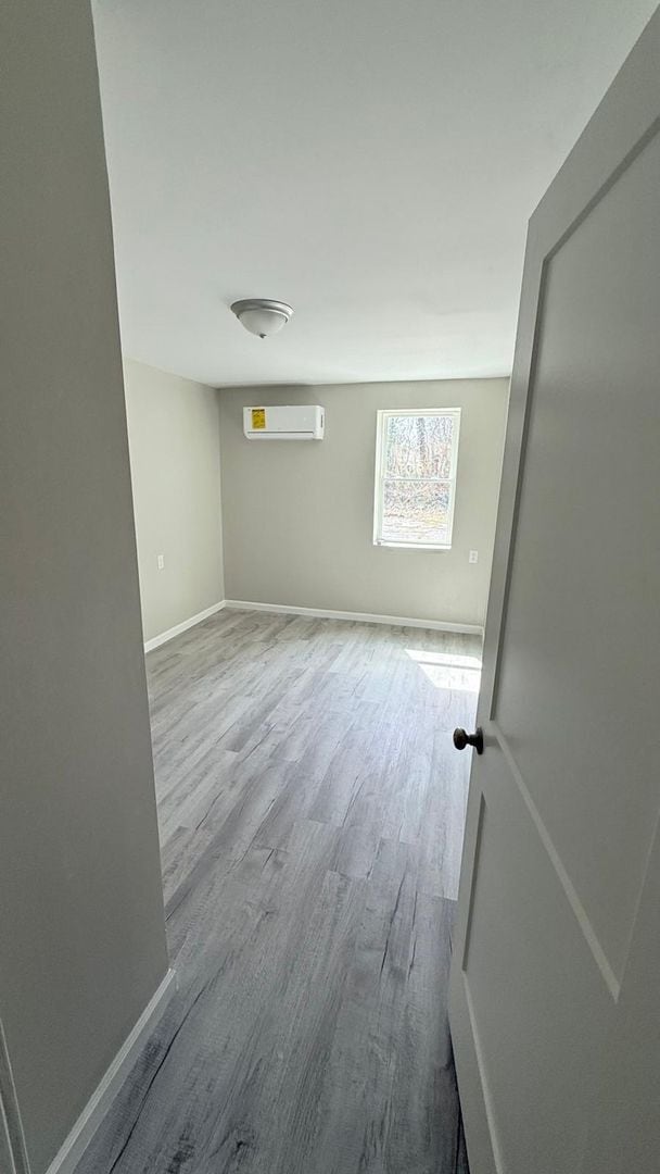 Building Photo - AVAILABLE NOW!