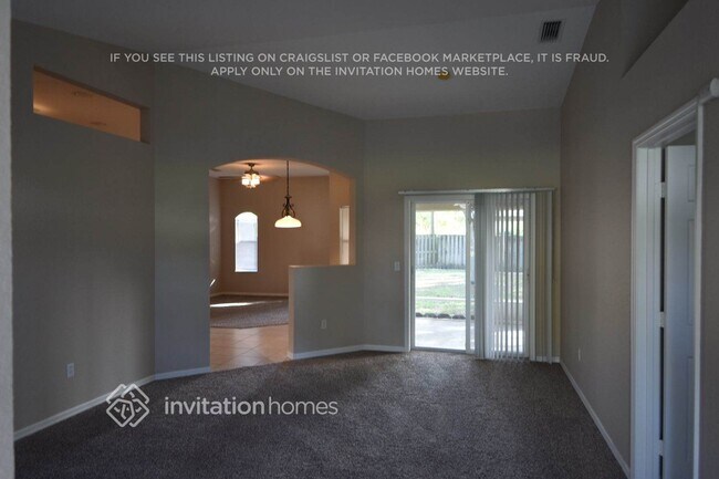 Foto del edificio - 2474 SE Wood Ave