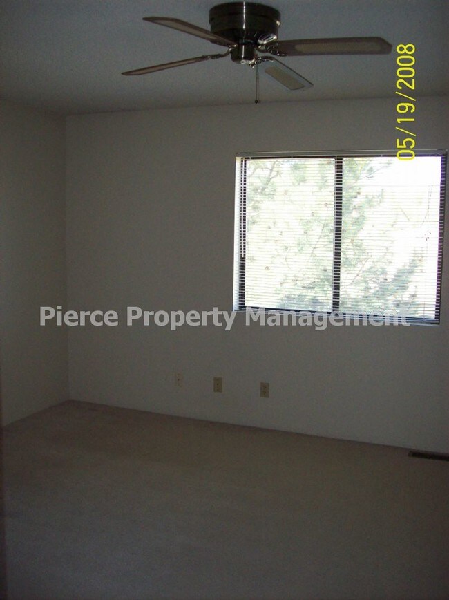 Building Photo - 356 Rim Rock Cir
