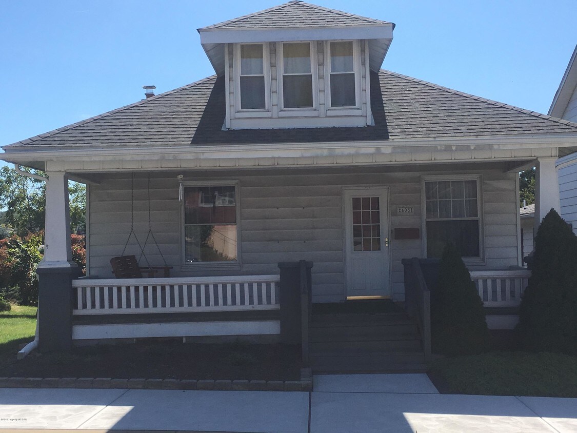 Primary Photo - 408 1st St
