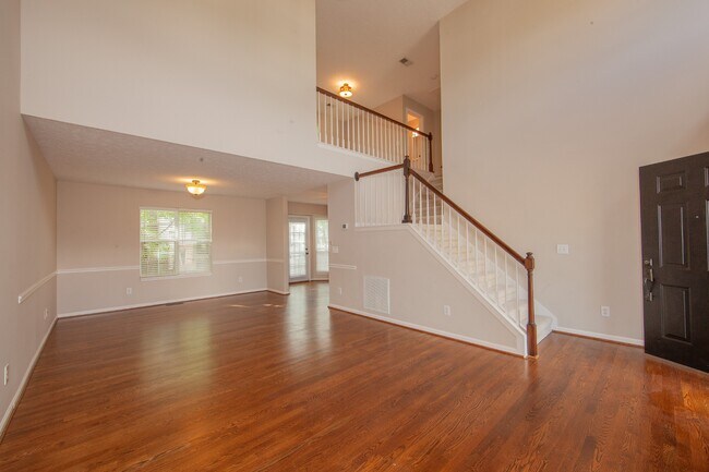 Foto del edificio - 2202 Falcon Creek Dr