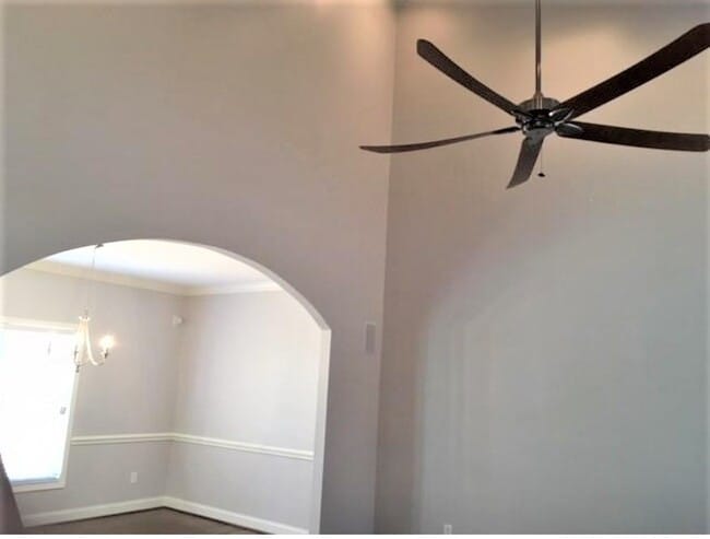 Foto del edificio - 5 Robert de Brus Cir