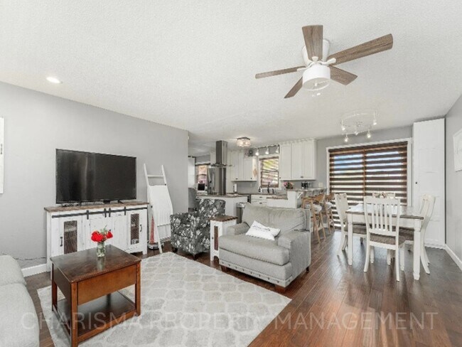 Foto del edificio - 28243 West Ave