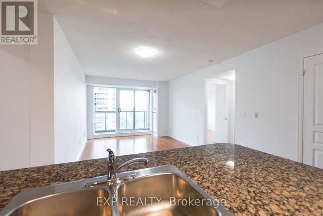 Building Photo - 1403 Royal York Rd