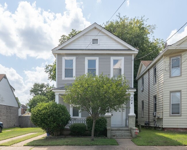 Building Photo - MOVE IN READY 3 Bedroom in Park View!