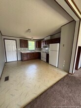 Building Photo - 153 Oak St