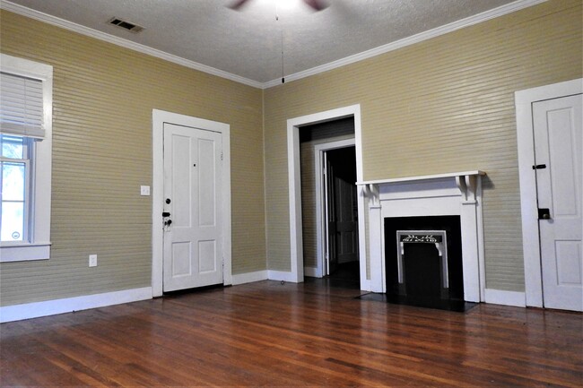 Living room - 3230 PARK AVE