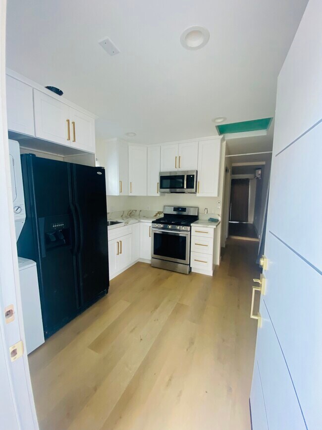 Foto del edificio - 7034 Yarmouth Ave