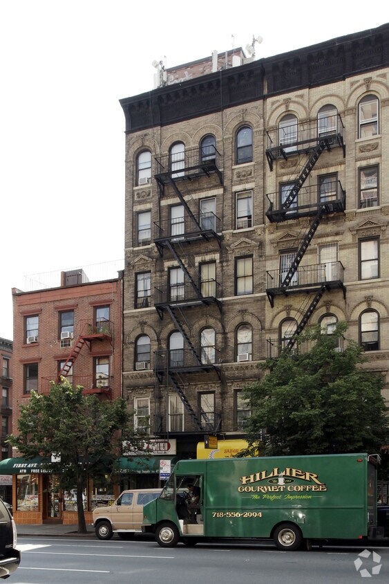 160 ¡Primer ¡alejado - 160 First Ave