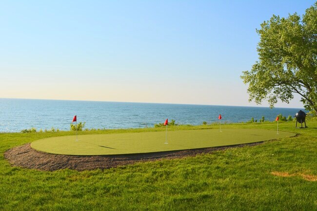 Building Photo - 3626 Lakeshore Dr