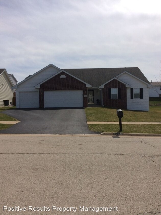 3 br, 2 bath House 3059 Vaughndale Dr House Rental in Machesney Park, IL