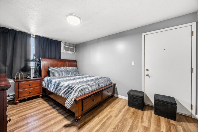 Building Photo - 810 Benton Dr