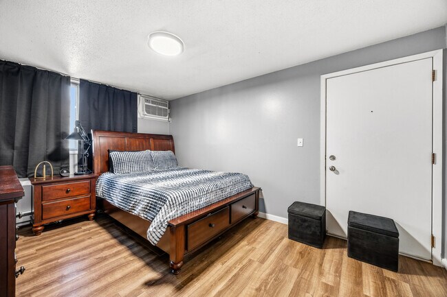 Foto del edificio - 810 Benton Dr