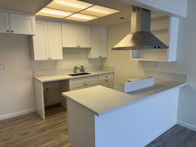 Foto del edificio - 3325-3327 Jayanne Way