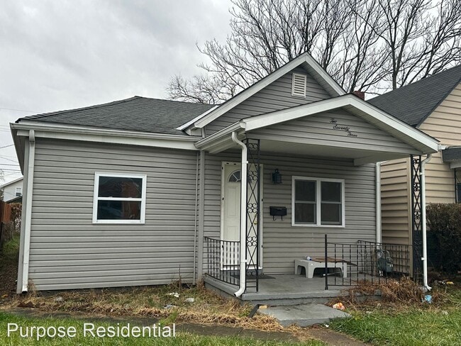 Building Photo - 2 br, 1 bath House - 273 S. Oakley Avenue