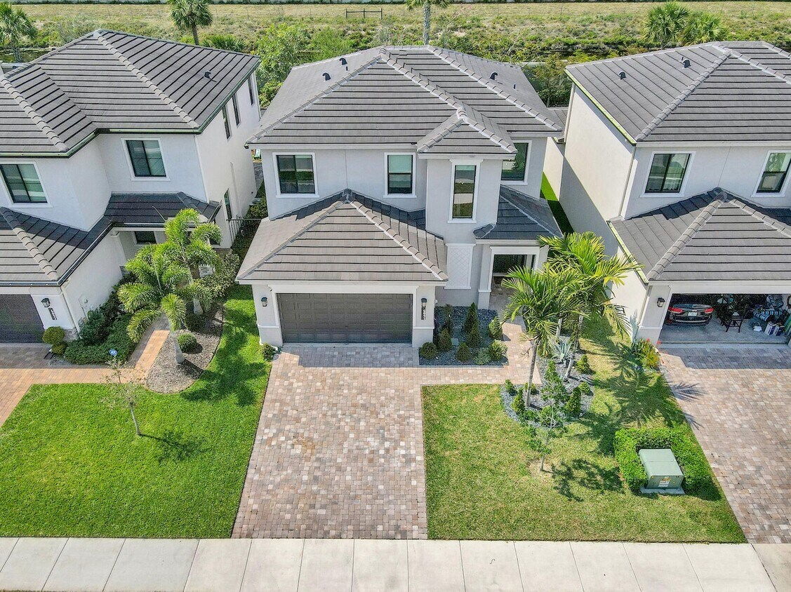 Foto principal - 6091 Yerba Buena Ct