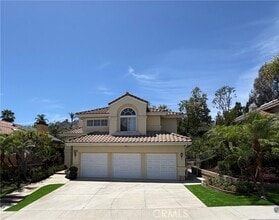 Building Photo - 26601 White Oaks Dr