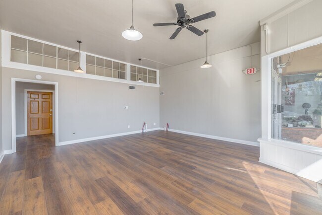 Foto del edificio - 1209 N Main St