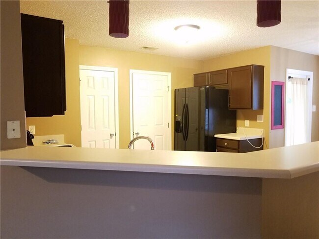 Building Photo - 660 Willow Pointe Dr