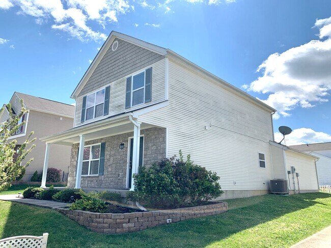 Foto del edificio - Beautiful 3 Bed 3 Bath Home For Rent!
