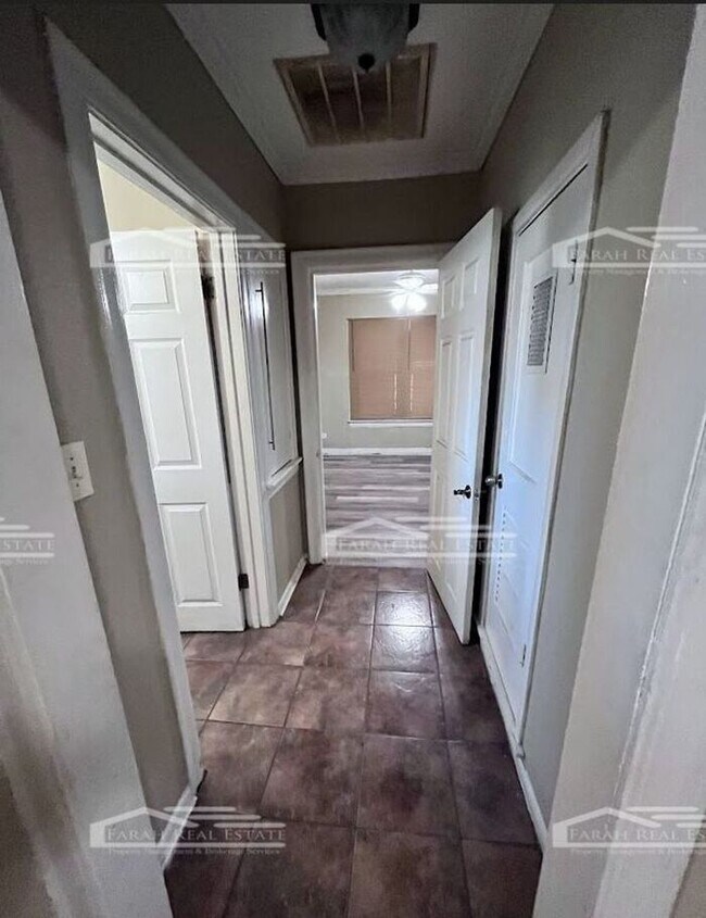 Building Photo - NOW AVAILABLE- 2 BED/1 BATH IN FORT WORTH,...