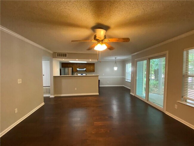 Building Photo - 5043 Brookside Ct