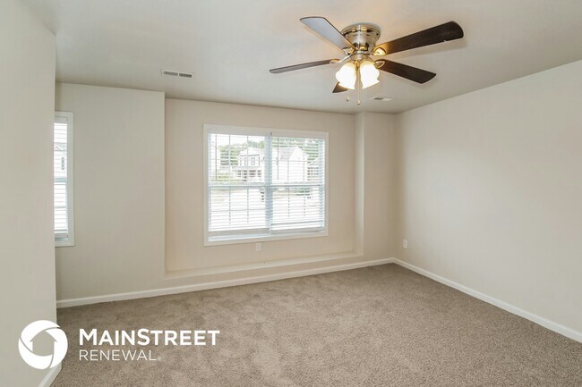 Foto del edificio - 6106 Starflower Ln