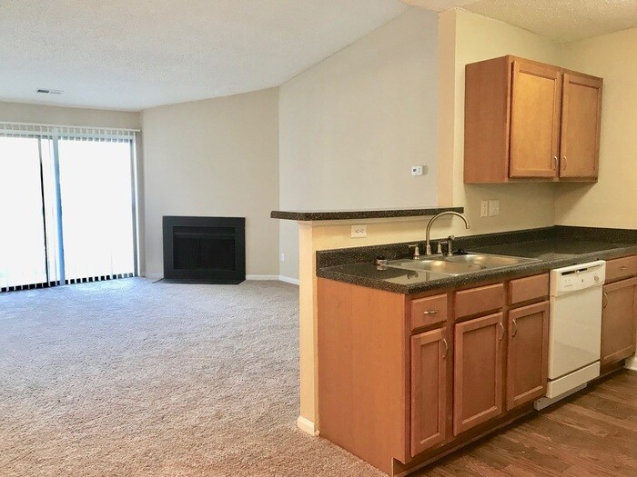 Primary Photo - Newly Renovated 2/2 in Southpoint Area