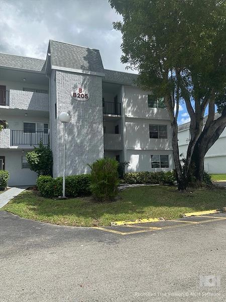 Foto del edificio - 8205 NW 61st St