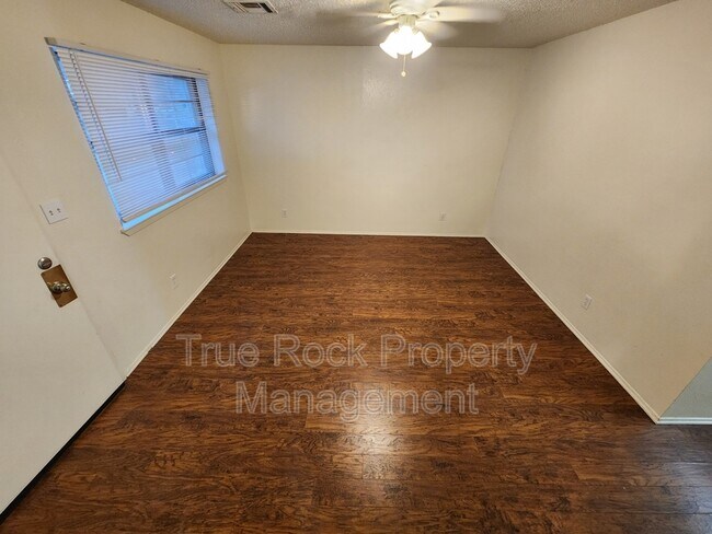 Foto del edificio - 805 Williams St