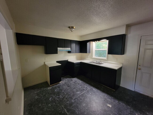 Foto del edificio - 135 Aunt Mary Ave