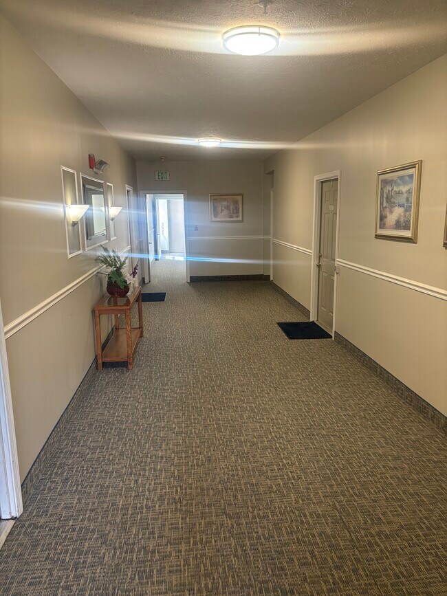 Foto del edificio - 9315 Groffs Mill Dr
