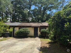 Building Photo - 7019 SW 17th Pl
