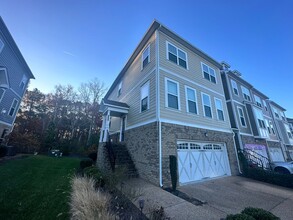 Building Photo - 11419 Hayloft Ln