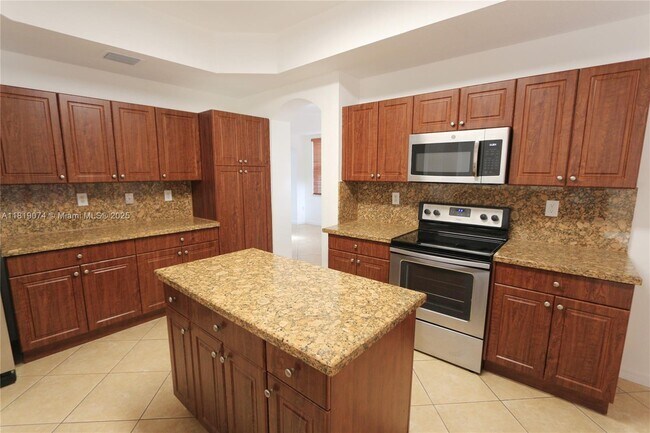 Foto del edificio - 3001 SW 156th Ave