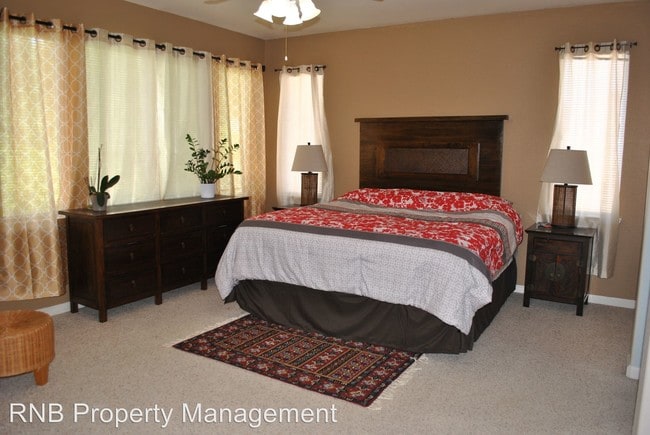 Building Photo - 3305 Yosemite Park Way