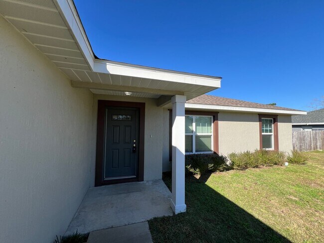 Foto del edificio - 3 BD/2BA Almost Like NEW Home in Beautiful...