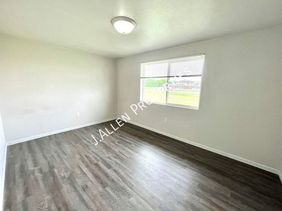 Foto del edificio - Very Nice Updated, Sunny 2 bed