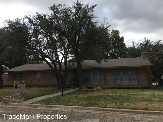 Building Photo - 4 br, 2 bath House - 3209 Shady Hill Drive
