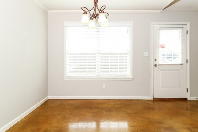Foto del edificio - 5813 Heritage Heights Dr