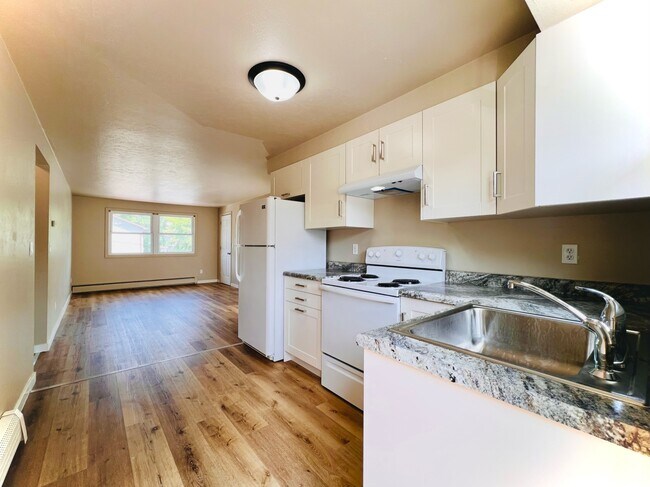 Building Photo - 420 N Norwood Ave