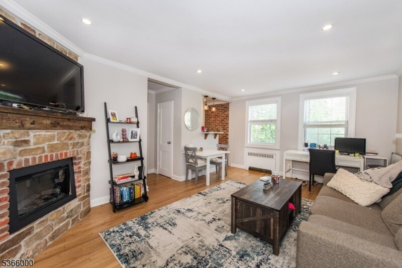 Foto principal - 378 Claremont Ave
