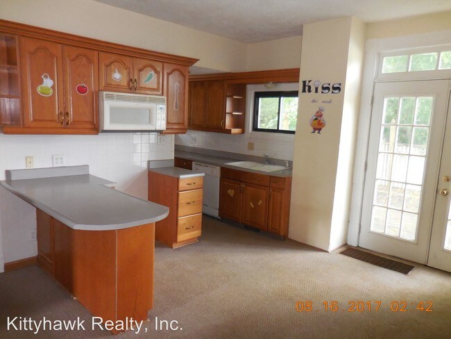 Building Photo - 2143 Clifton Ave