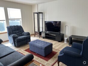 Building Photo - 1310 S Skyline Dr